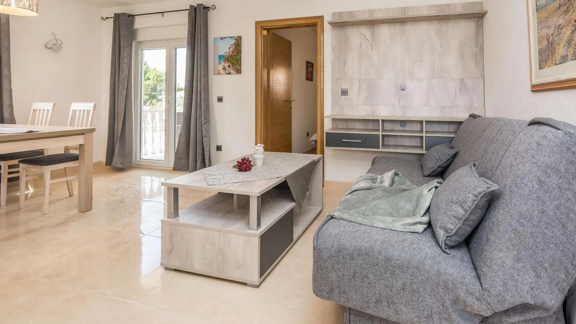 Plaza Ab Apartment Vir 0*,  Croatia